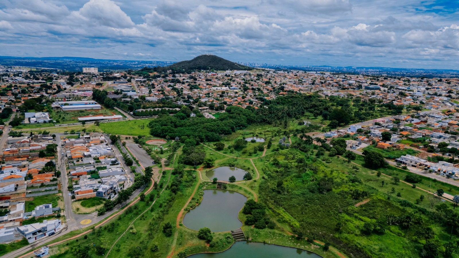 Senador Canedo, a cidade dotada de força própria: modernização tecnológica e qualificação de servidores garantem ao município a nota máxima Capag A+ junto ao Tesouro Nacional pelo segundo ano consecutivo. - Maria Jessyca