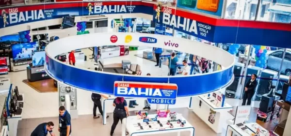 Casas Bahia informou o fechamento de 298 lojas e já reduziu o seu quadro de colaboradores | Foto: Reprodução/Wiki