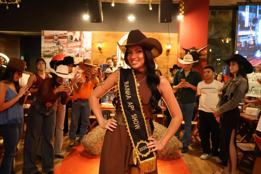 Adrielle Vitória Borges Sousa venceu disputa com mais de 50 inscritas e representará a cidade durante um ano. (Foto: SECOM)